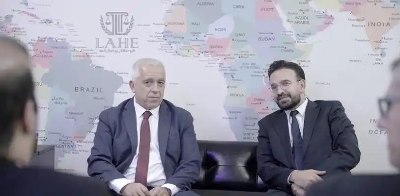 وکیل بین المللی نادر امینی پارسا